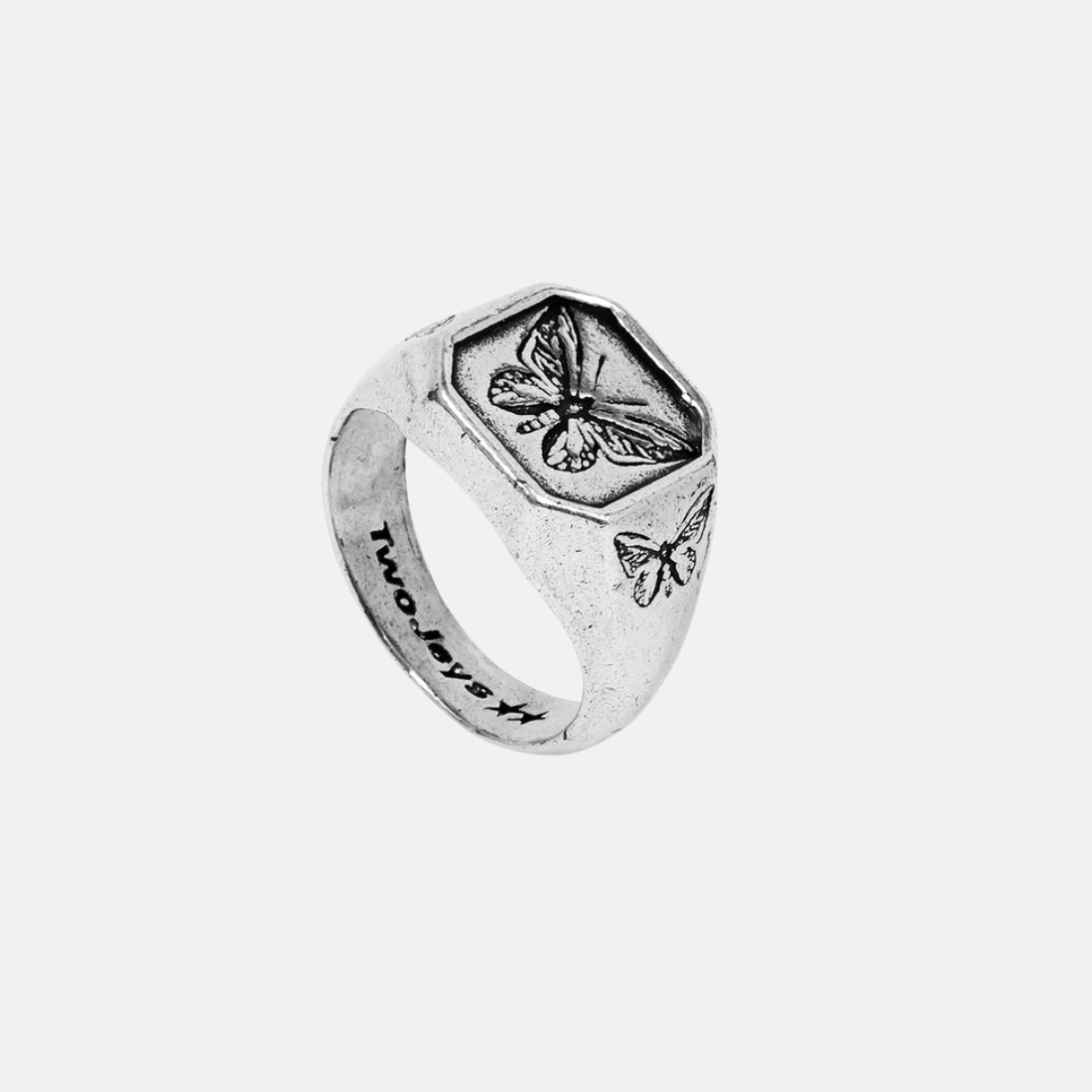 <PRODUCTTITLE> in Silver by TwoJeys.