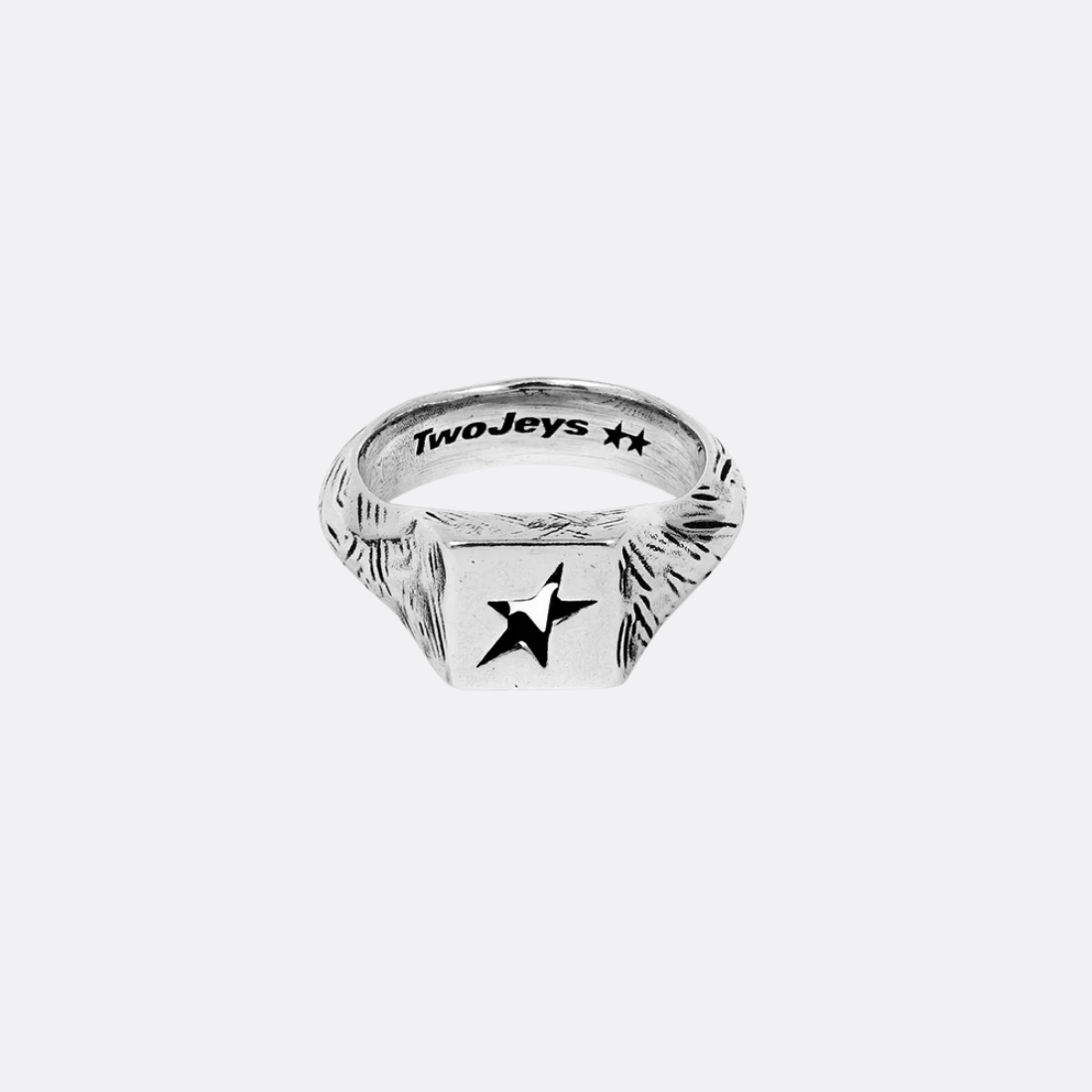 <PRODUCTTITLE> in Silver by TwoJeys.