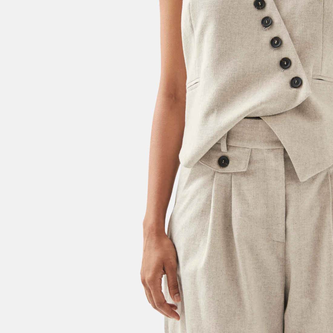 <PRODUCTTITLE> in Neutrals by Alohas.