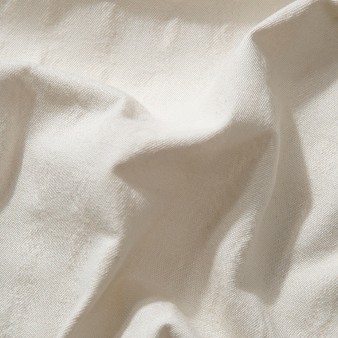 <PRODUCTTITLE> in White by Edmmond Studios.