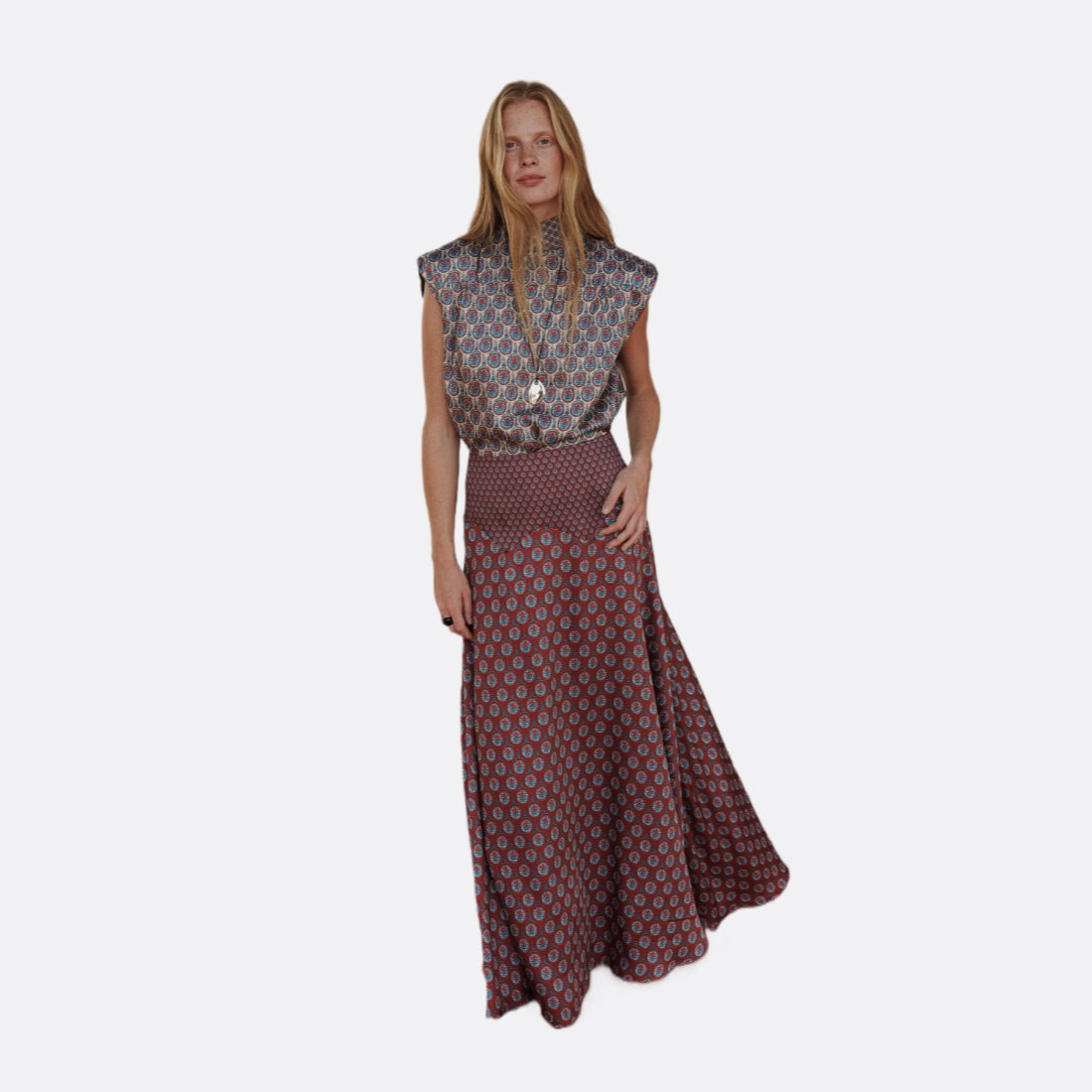 <PRODUCTTITLE> in Red by Himba.