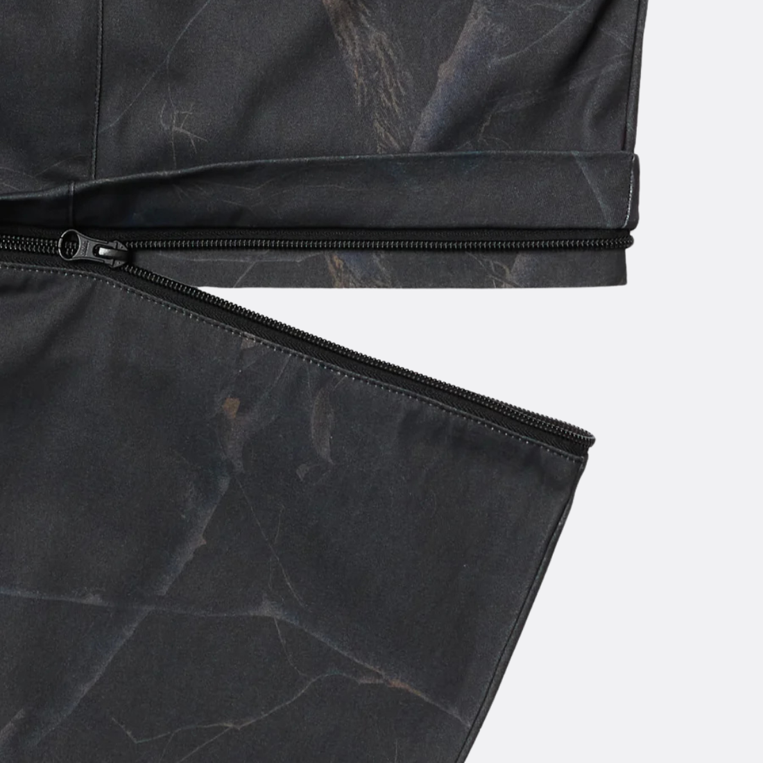 <PRODUCTTITLE> in Black by SCRT.