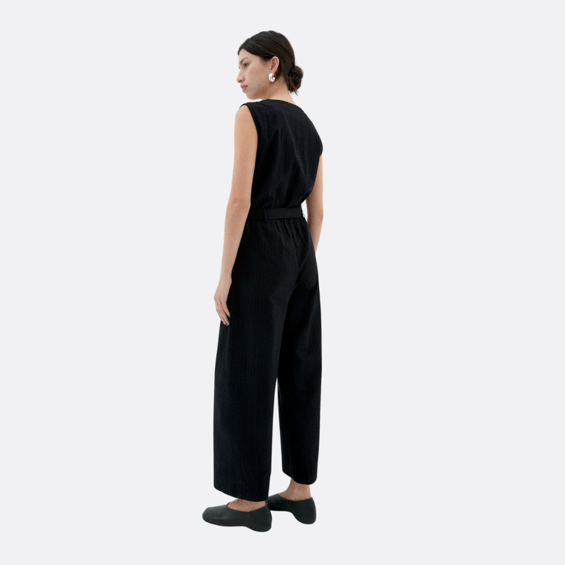 <PRODUCTTITLE> in Black by Thinking Mu.