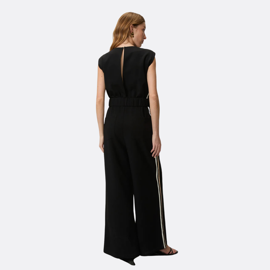 <PRODUCTTITLE> in Black by Shoulder.