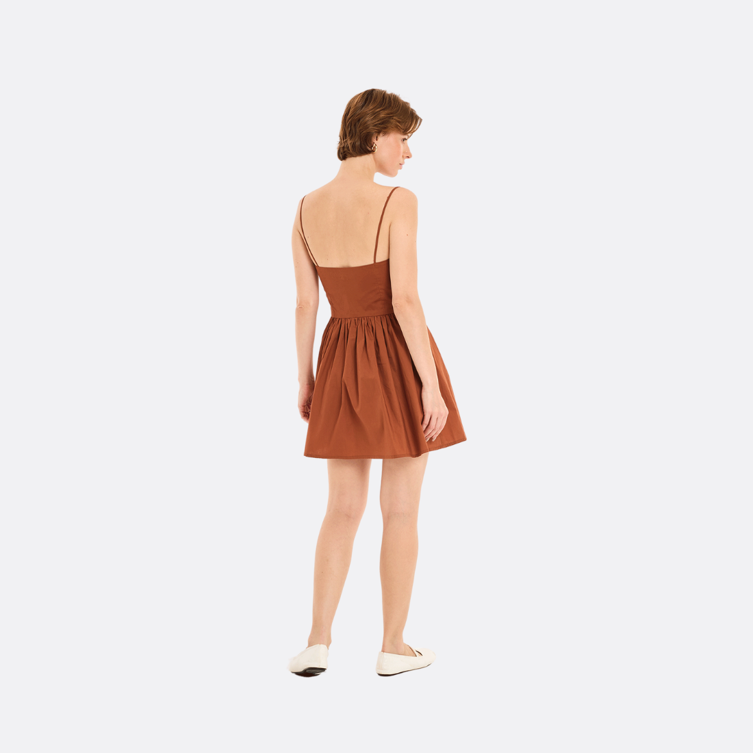 <PRODUCTTITLE> in Brown by Loja 3.