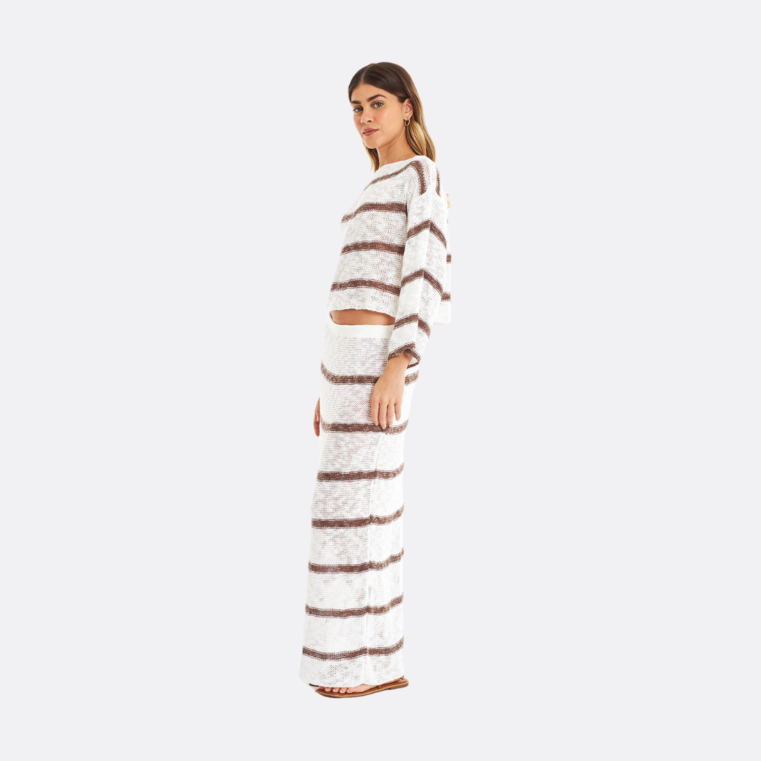 <PRODUCTTITLE> in Brown by Loja 3.