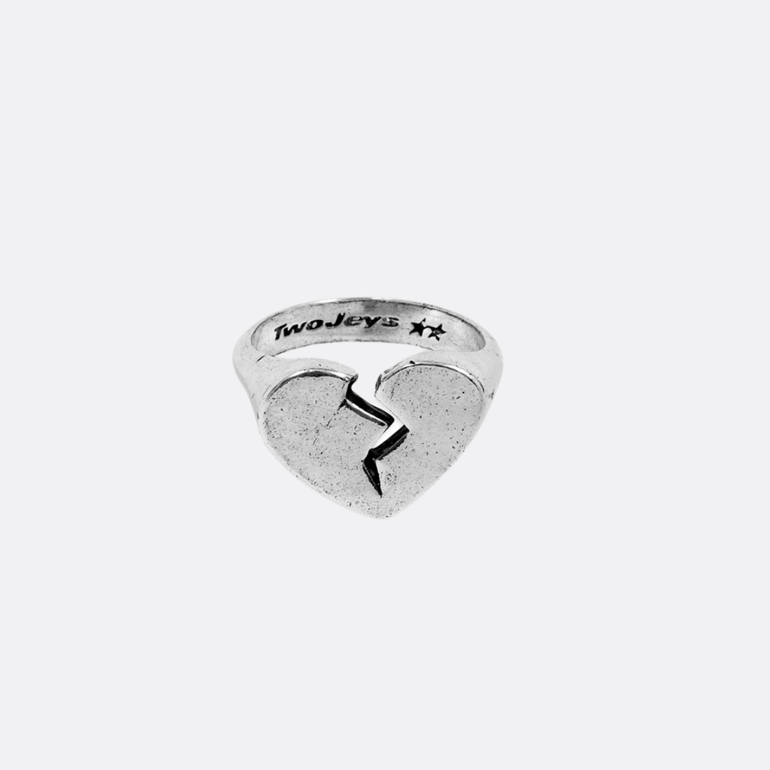 <PRODUCTTITLE> in Silver by TwoJeys.