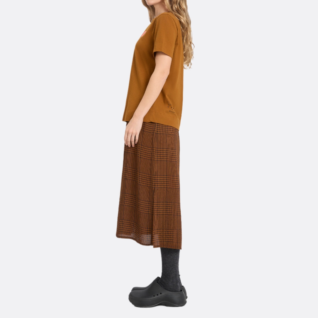 <PRODUCTTITLE> in Brown by Loreak Mendian.