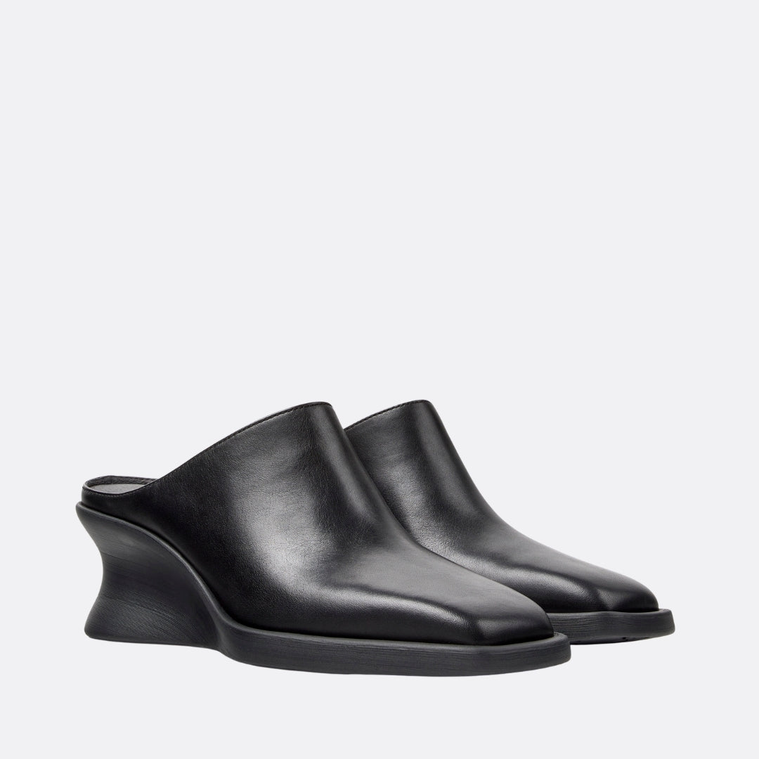 <PRODUCTTITLE> in Black by Camper.