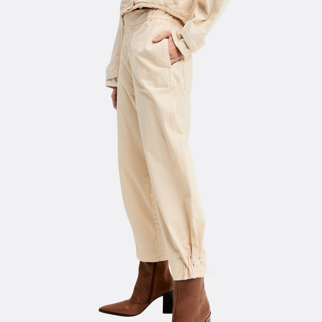 <PRODUCTTITLE> in Beige by Shoulder.
