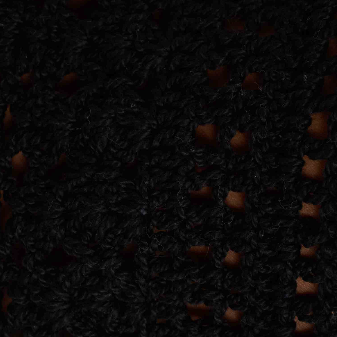 <PRODUCTTITLE> in Black by Loja 3.