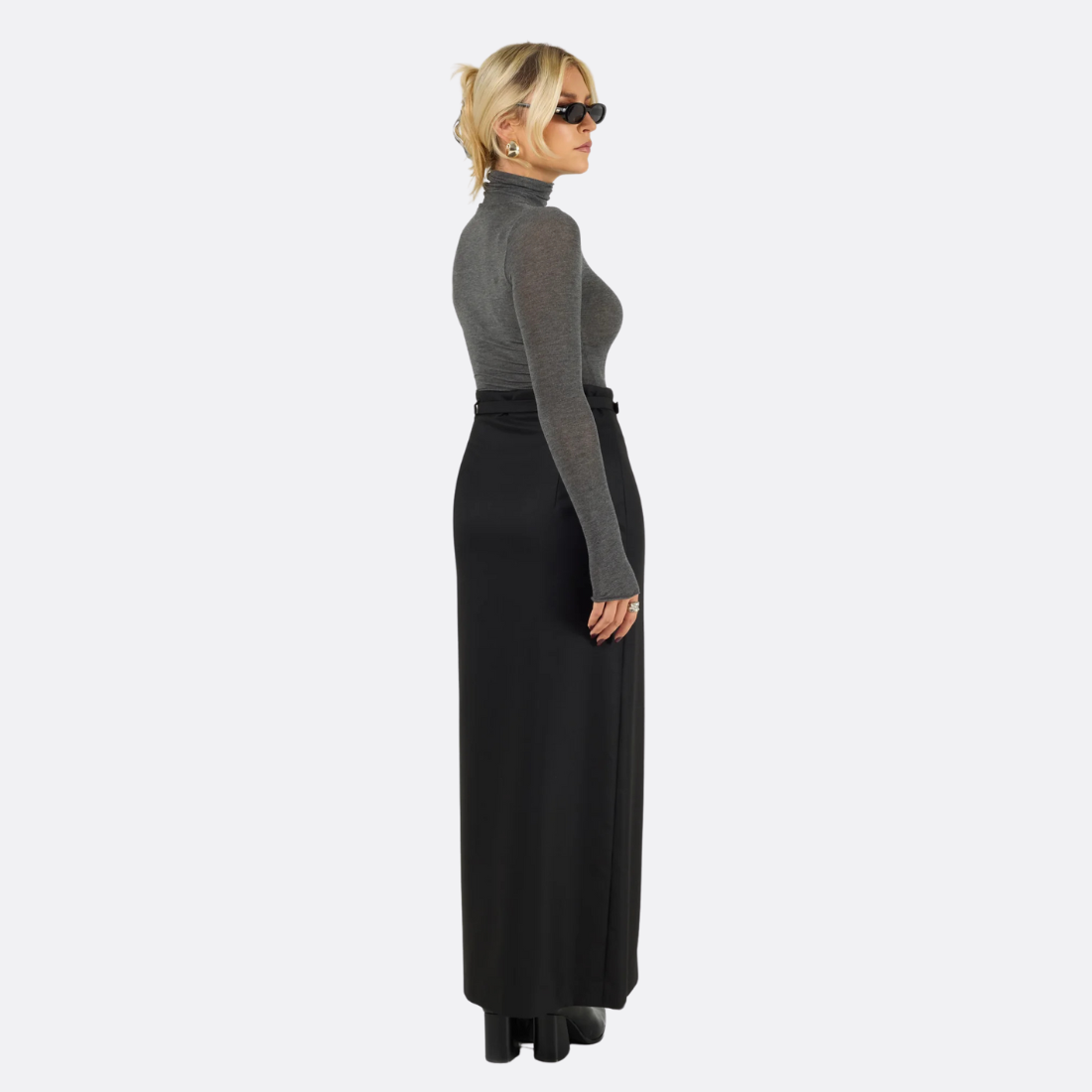 <PRODUCTTITLE> in Grey by Guaja.