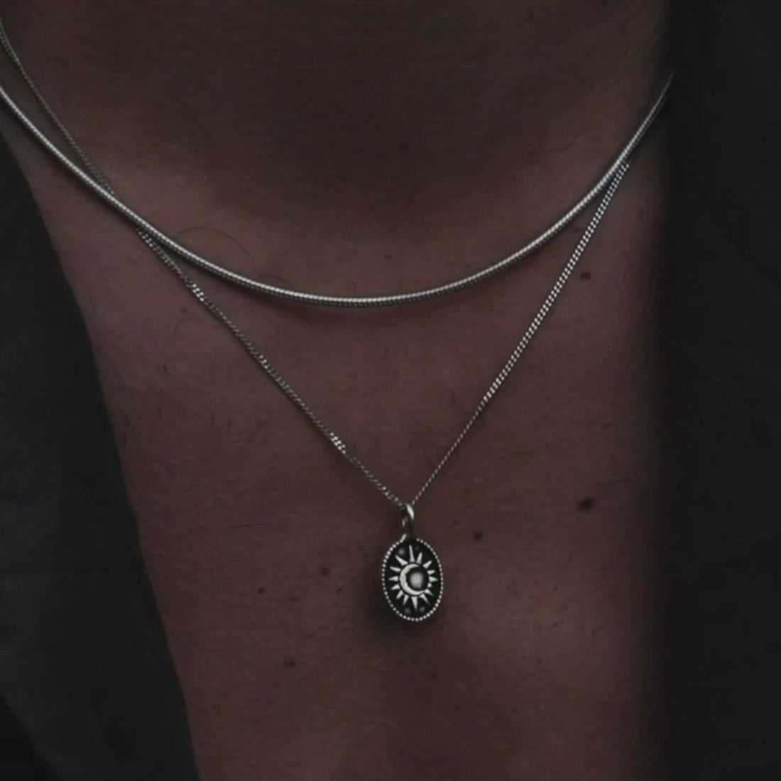 <PRODUCTTITLE> in Silver by TwoJeys.