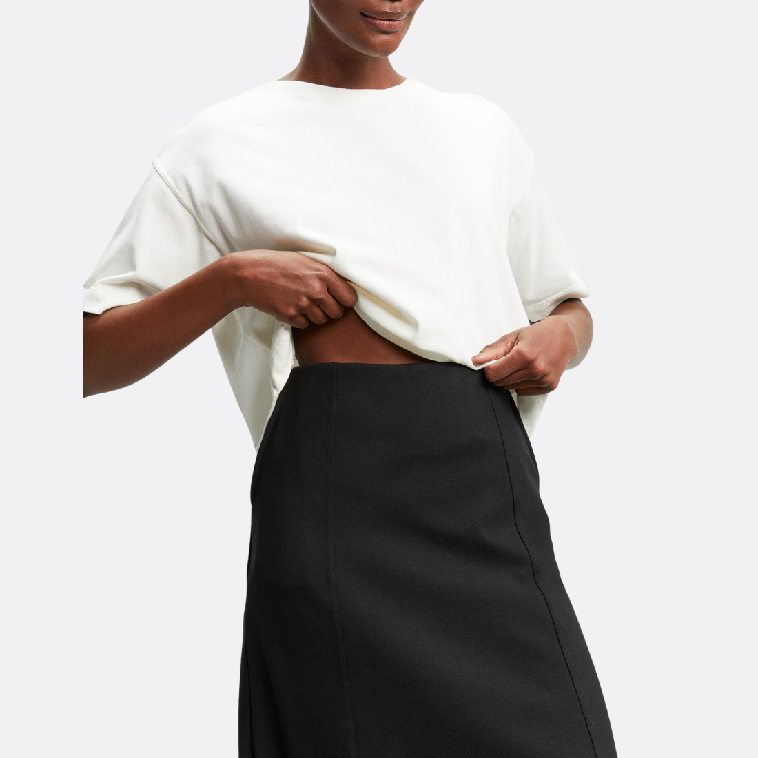 <PRODUCTTITLE> in Black by Shoulder.