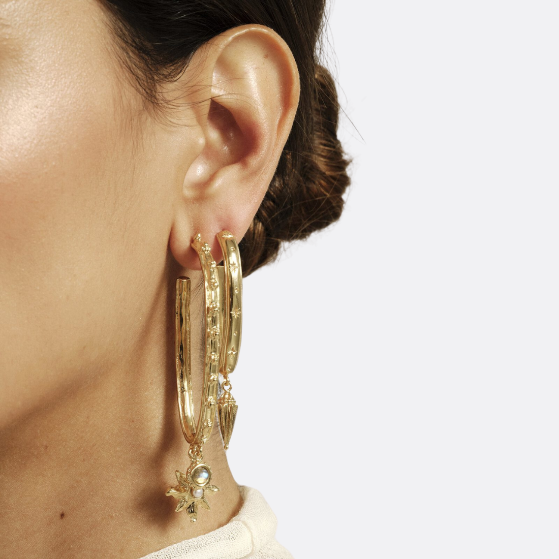 <PRODUCTTITLE> in Golden by Carolina Curado.