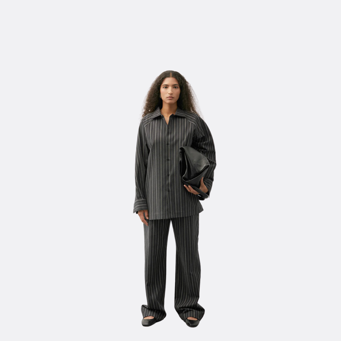 <PRODUCTTITLE> in Black by A LINE.