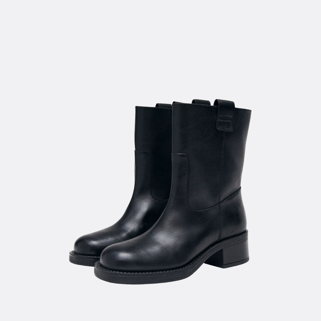 <PRODUCTTITLE> in Black by Alohas.