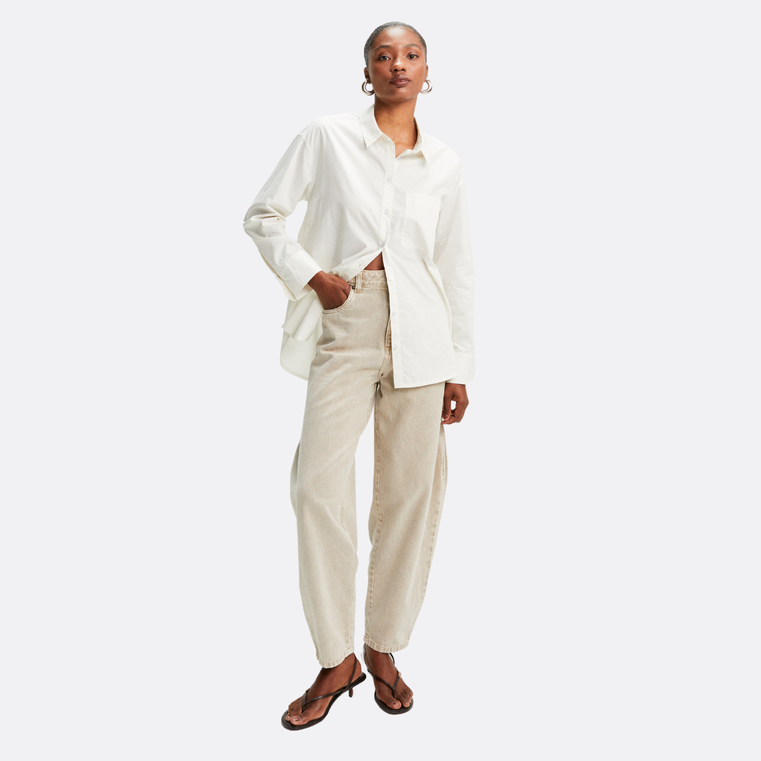 Pantalon mince avec des détails de pli