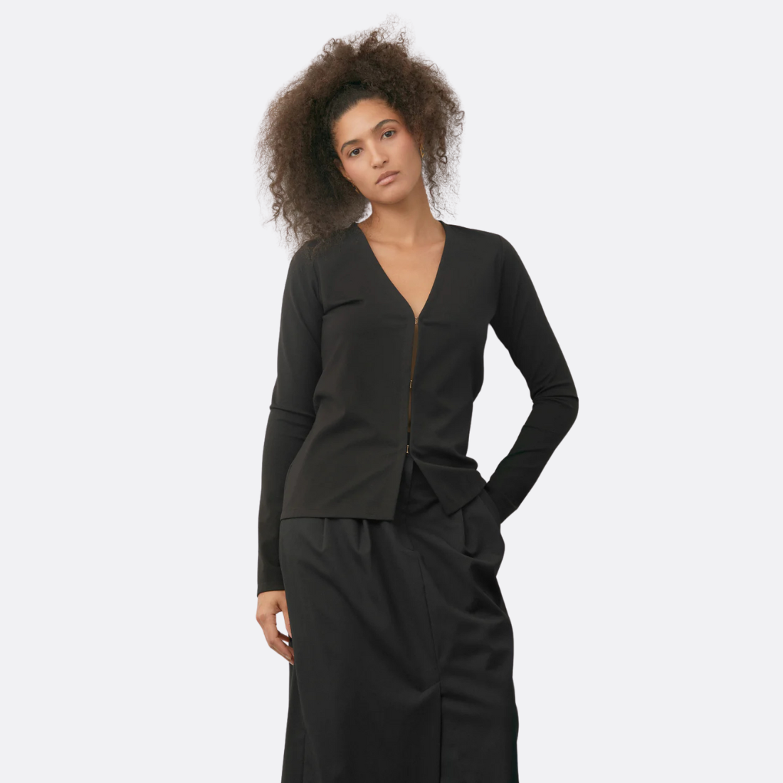 <PRODUCTTITLE> in Black by A LINE.