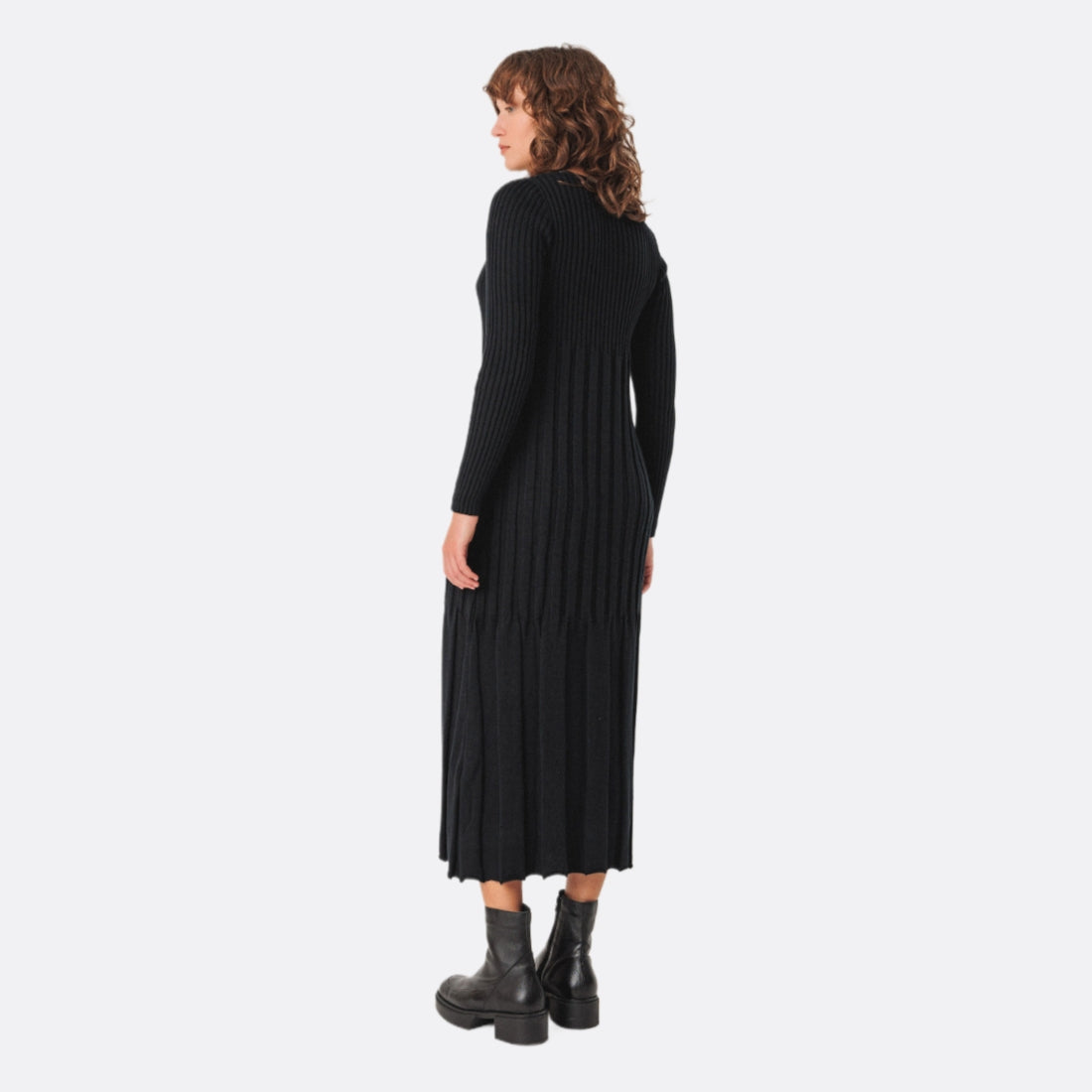 <PRODUCTTITLE> in Black by SKFK.