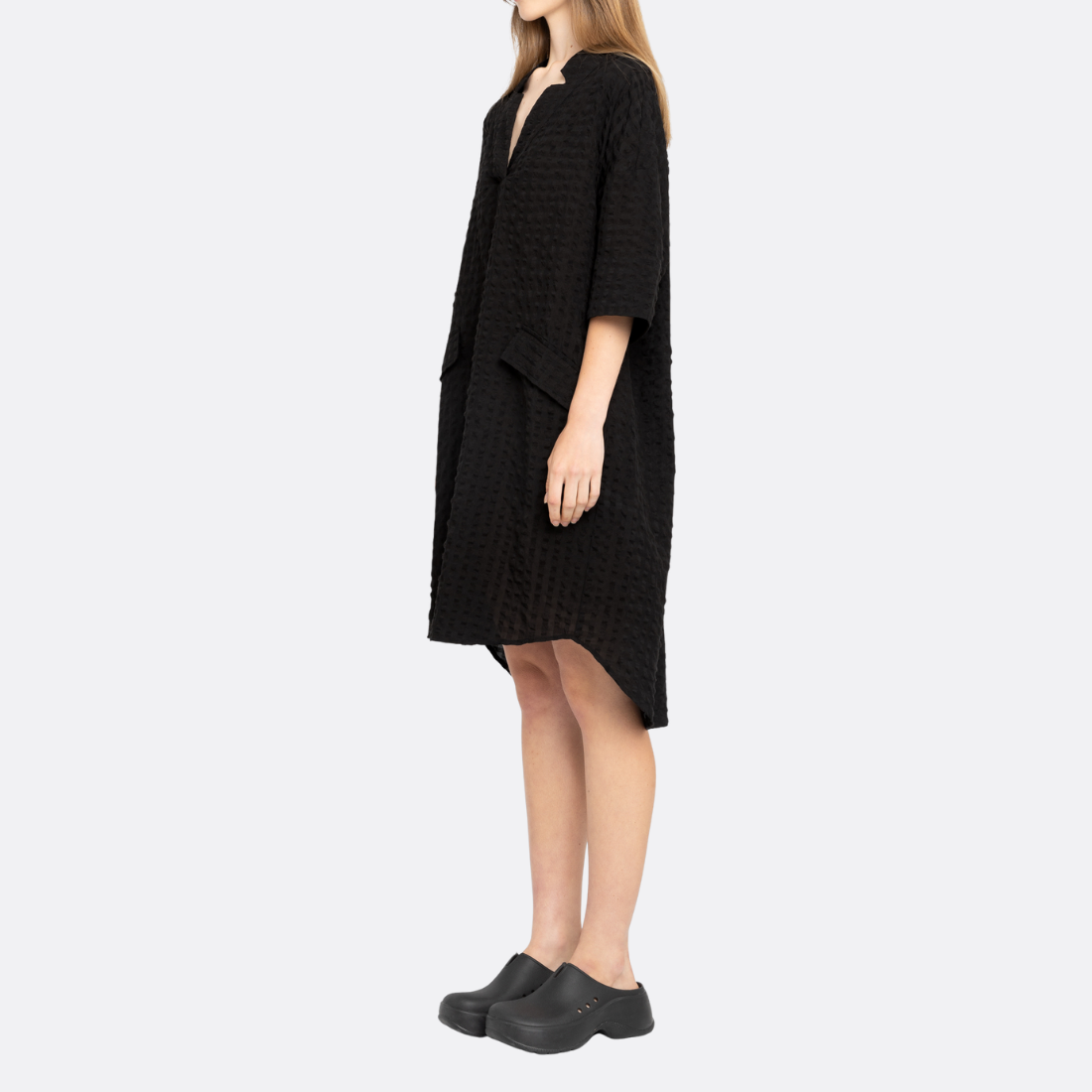 <PRODUCTTITLE> in Black by Loreak Mendian.