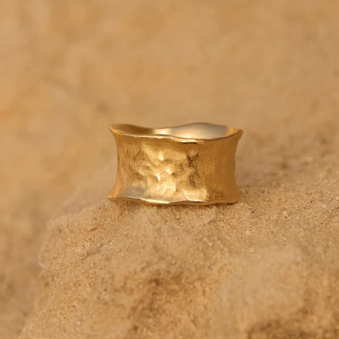 <PRODUCTTITLE> in Golden by Agapée.