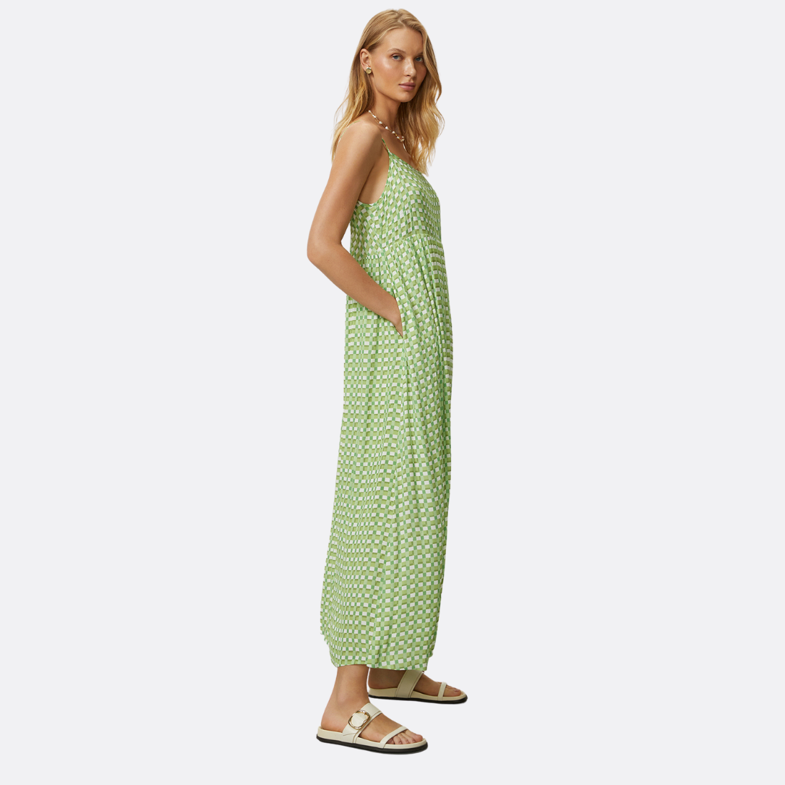 <PRODUCTTITLE> in Green by Shoulder.