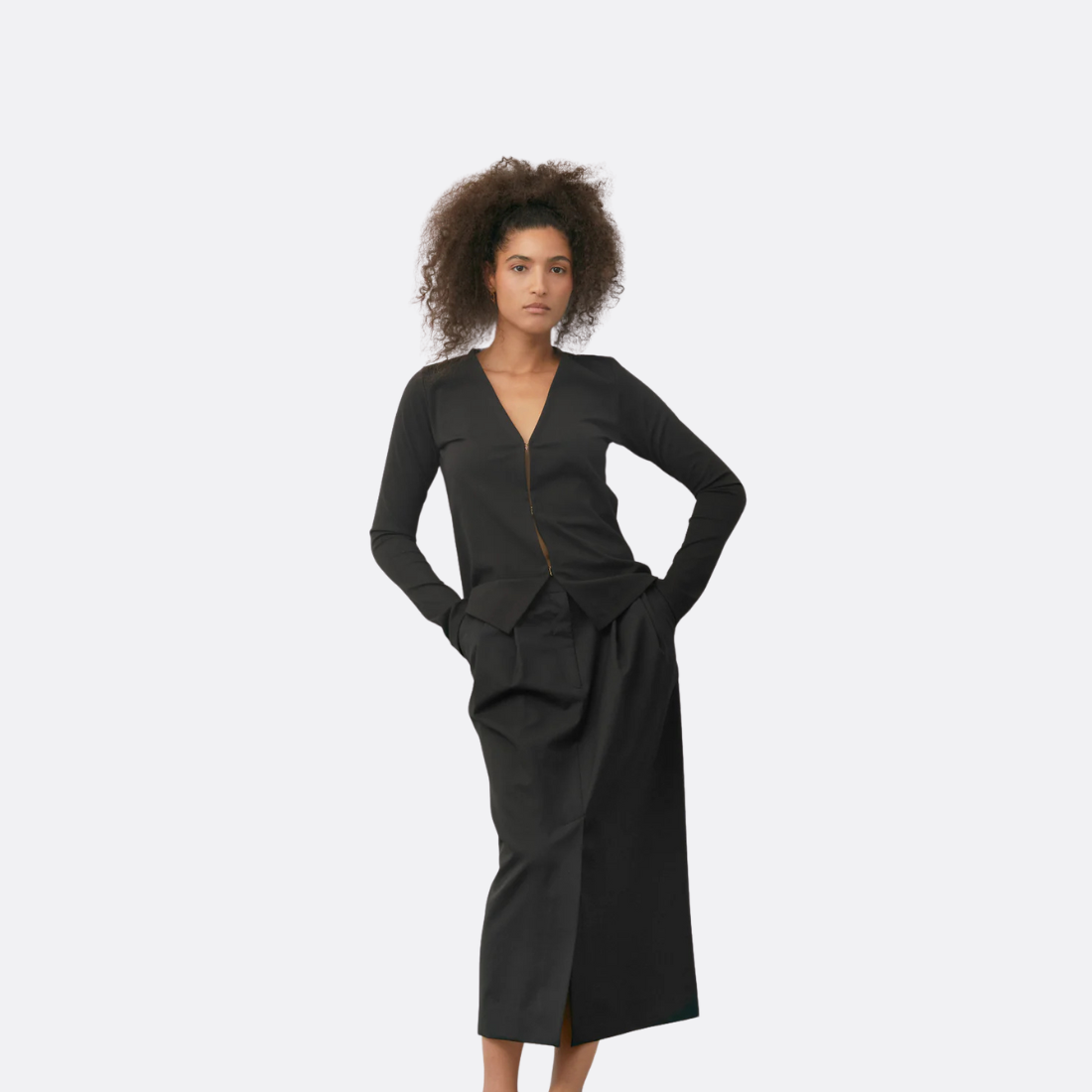 <PRODUCTTITLE> in Black by A LINE.
