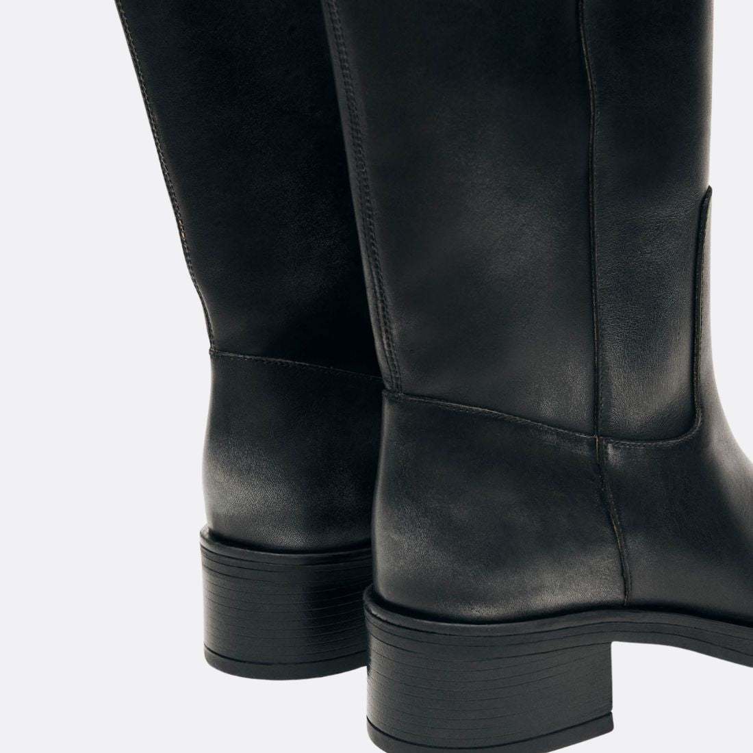 <PRODUCTTITLE> in Black by Alohas.