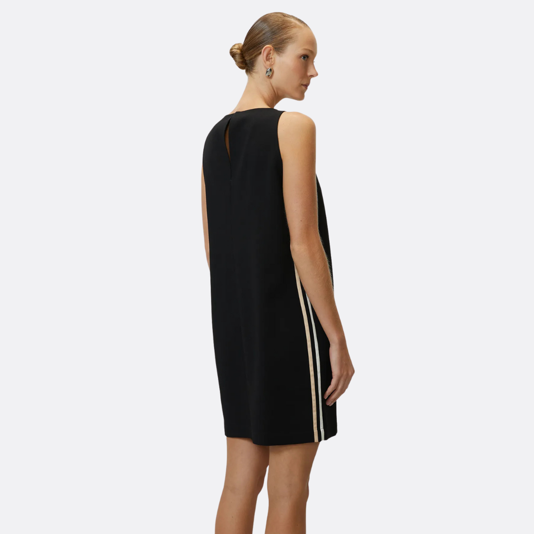 <PRODUCTTITLE> in Black by Shoulder.