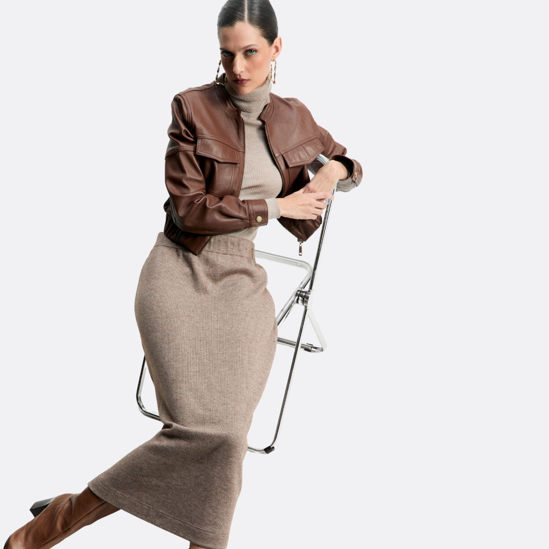 <PRODUCTTITLE> in Grey by Shoulder.