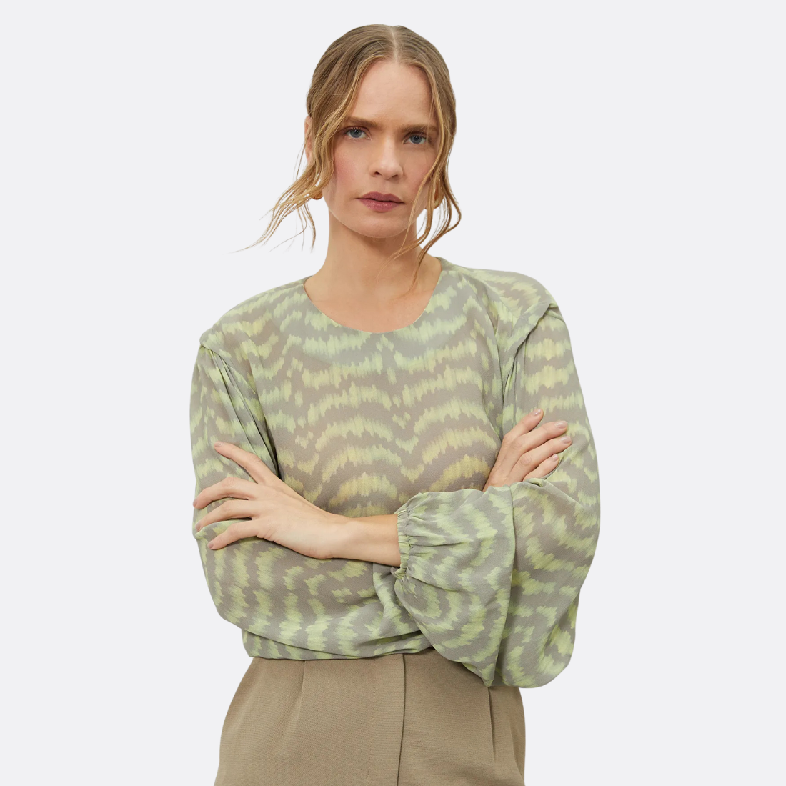 <PRODUCTTITLE> in Grey by Shoulder.