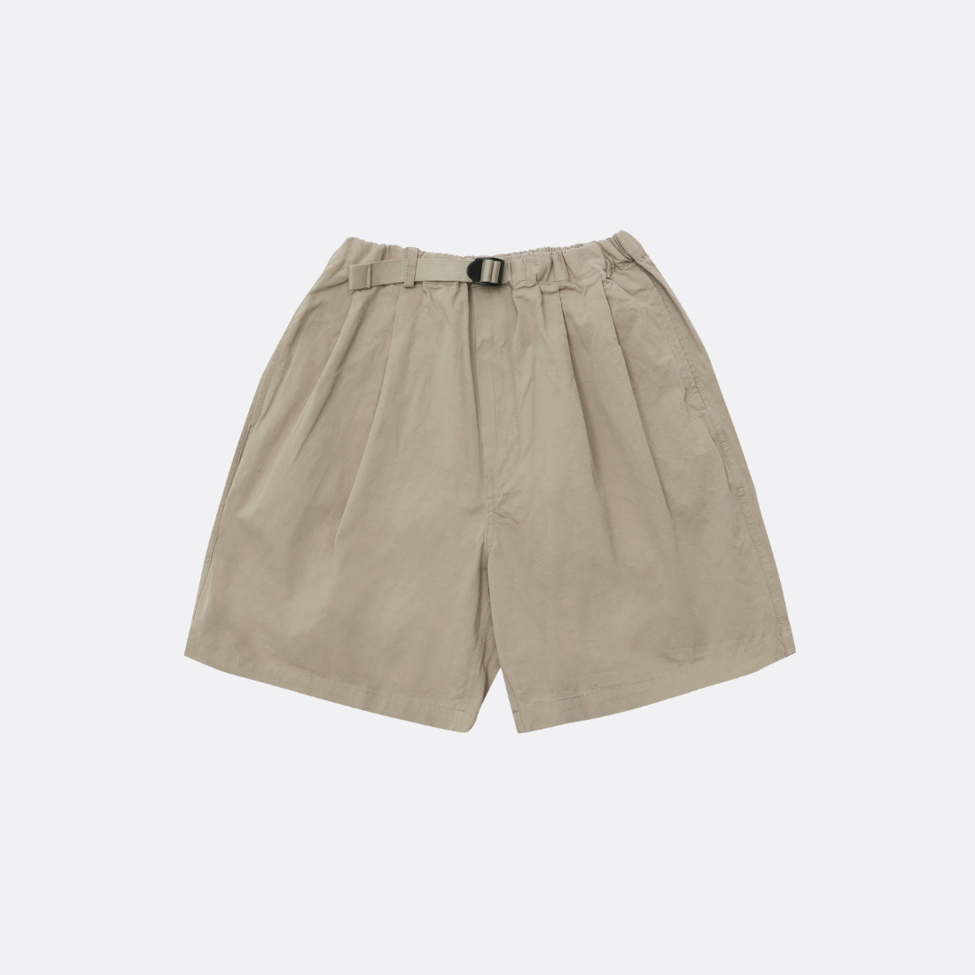 Deux demi-pantalons larges