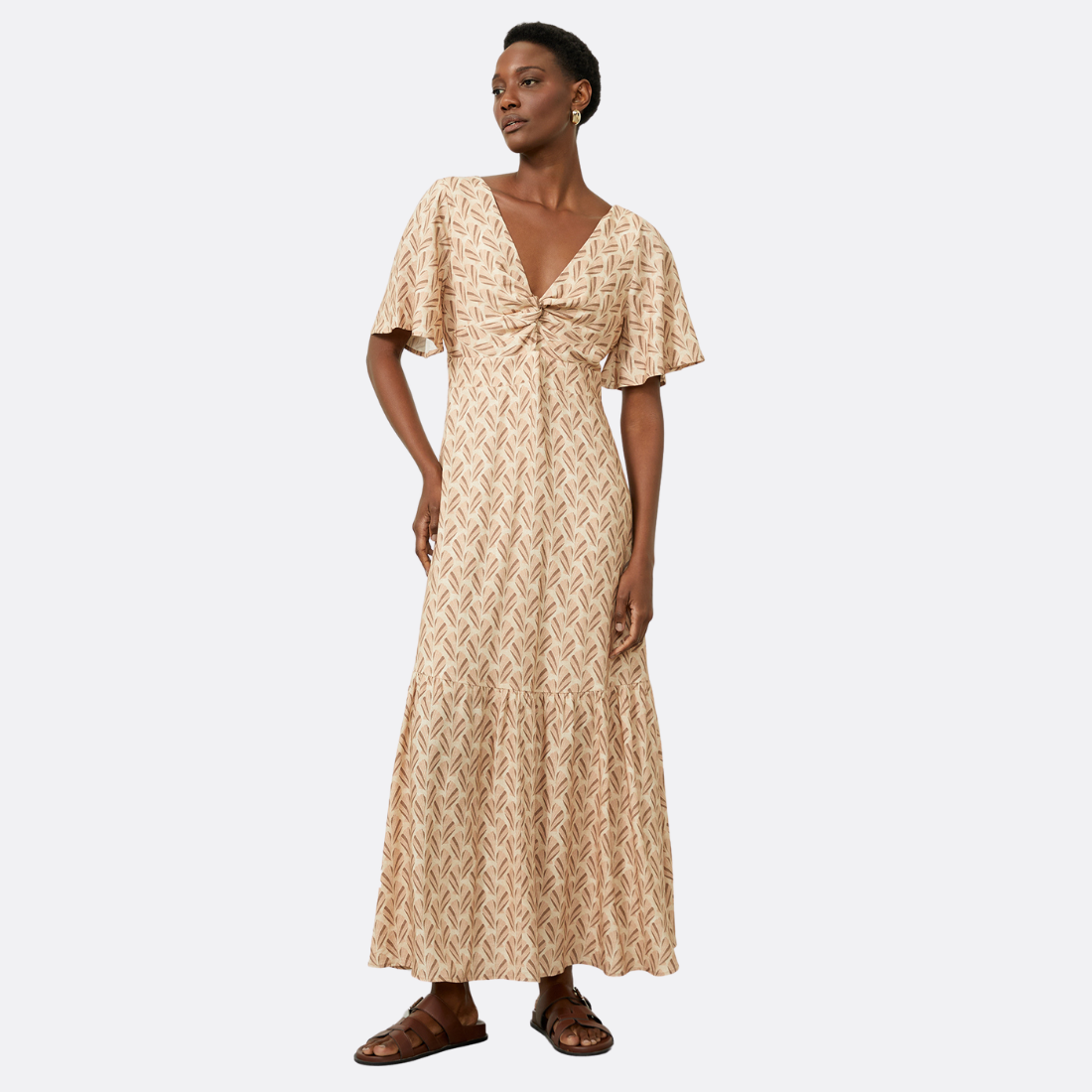 <PRODUCTTITLE> in Beige by Shoulder.