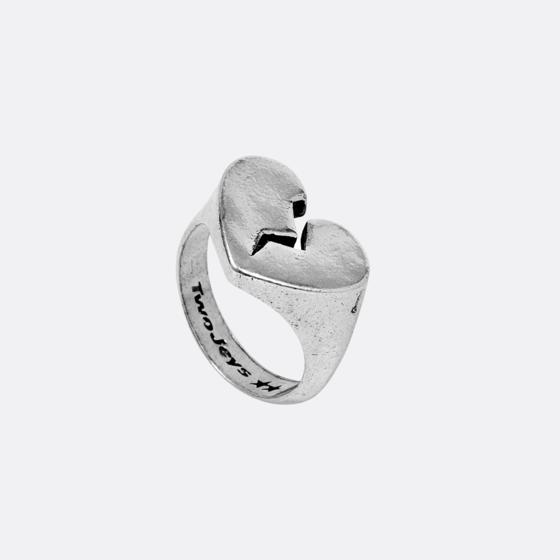 <PRODUCTTITLE> in Silver by TwoJeys.