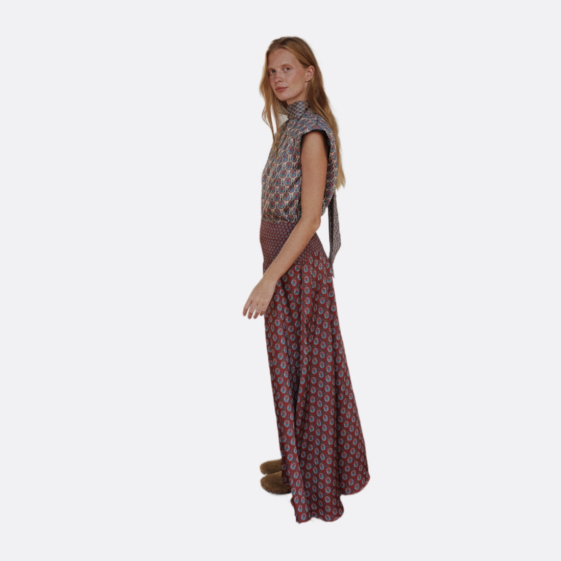 <PRODUCTTITLE> in Red by Himba.