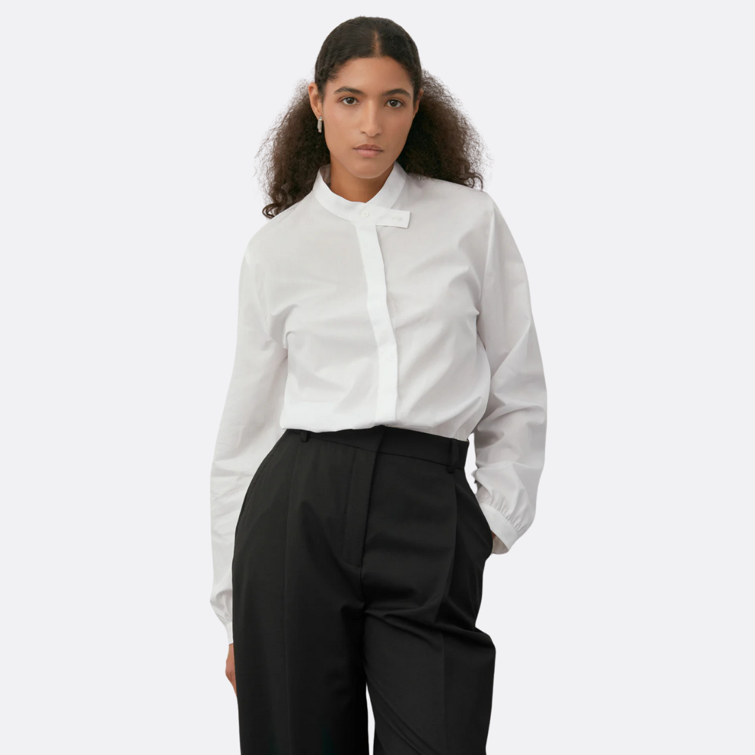 <PRODUCTTITLE> in White by A LINE.