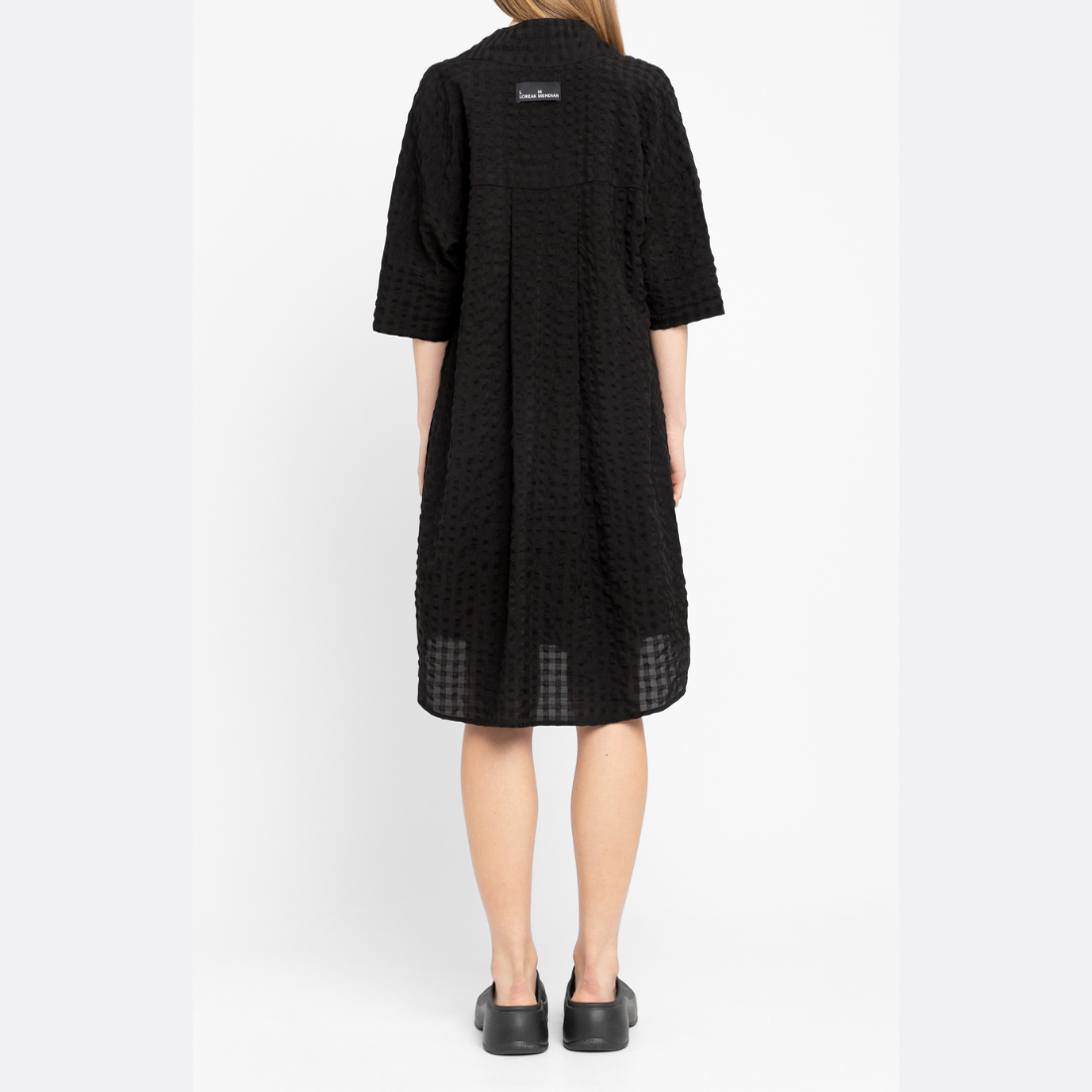 <PRODUCTTITLE> in Black by Loreak Mendian.