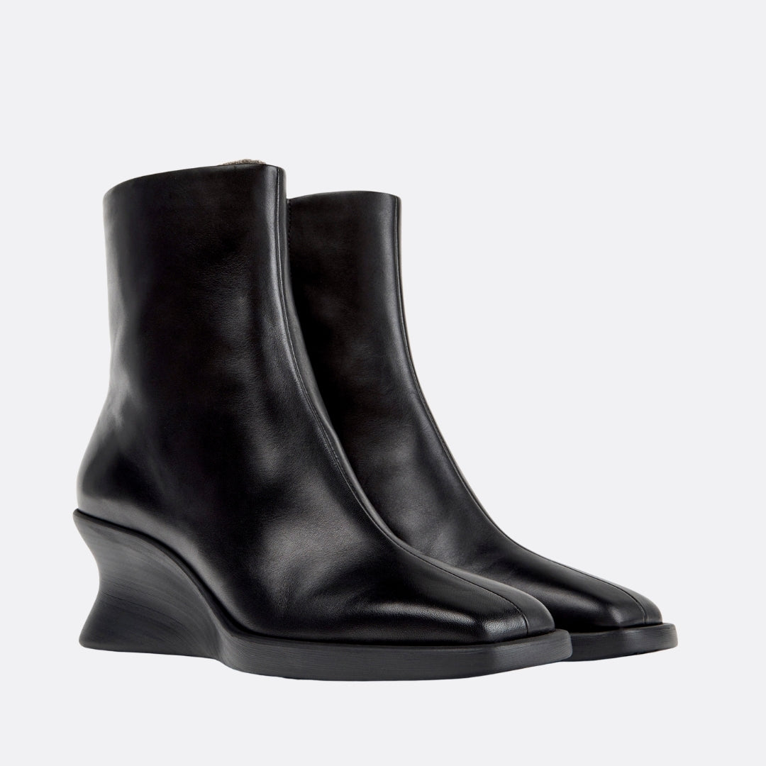 <PRODUCTTITLE> in Black by Camper.