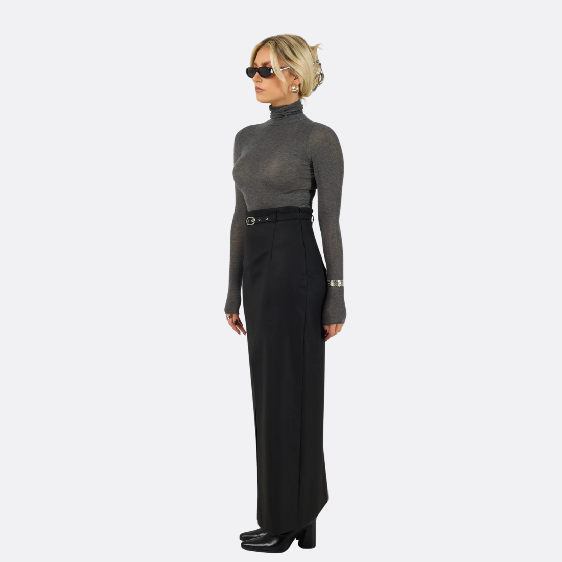<PRODUCTTITLE> in Black by Guaja.