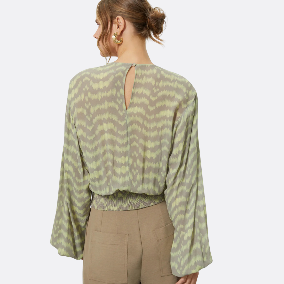 <PRODUCTTITLE> in Grey by Shoulder.