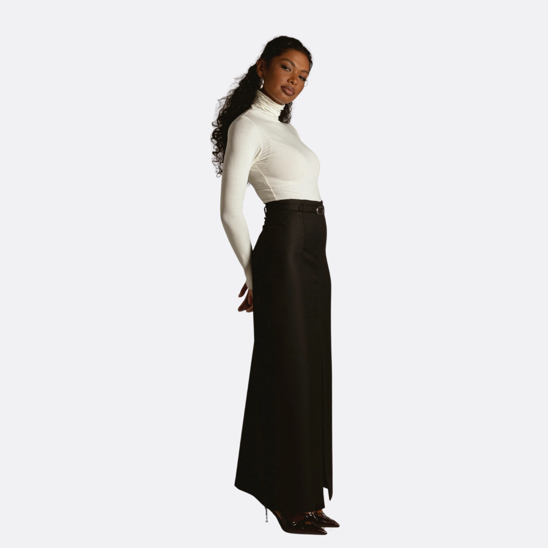 <PRODUCTTITLE> in Black by Guaja.