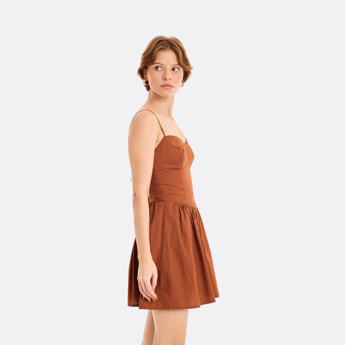 <PRODUCTTITLE> in Brown by Loja 3.