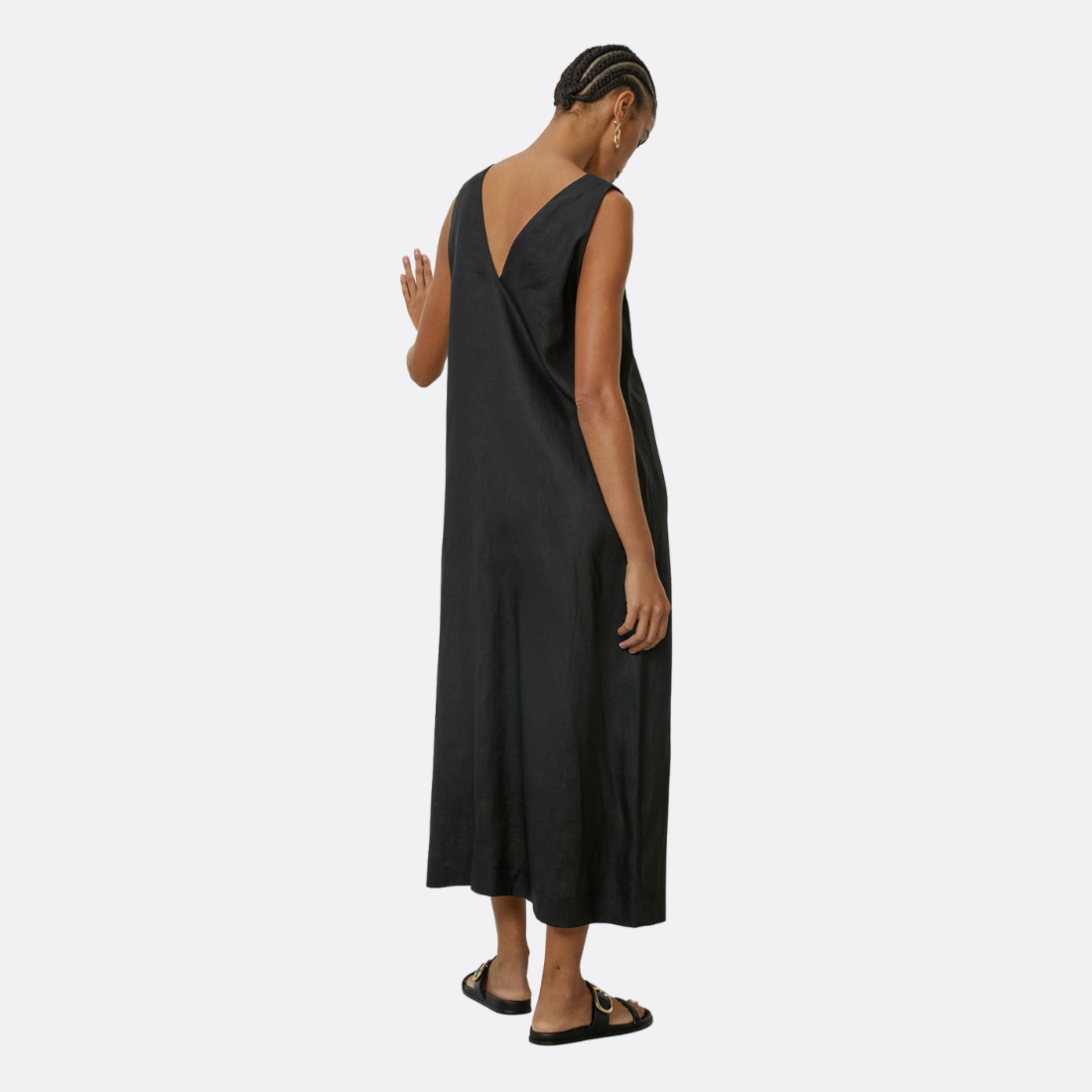 <PRODUCTTITLE> in Black by Shoulder.