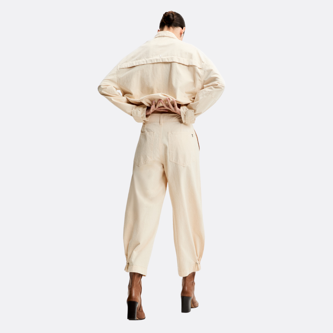 <PRODUCTTITLE> in Beige by Shoulder.