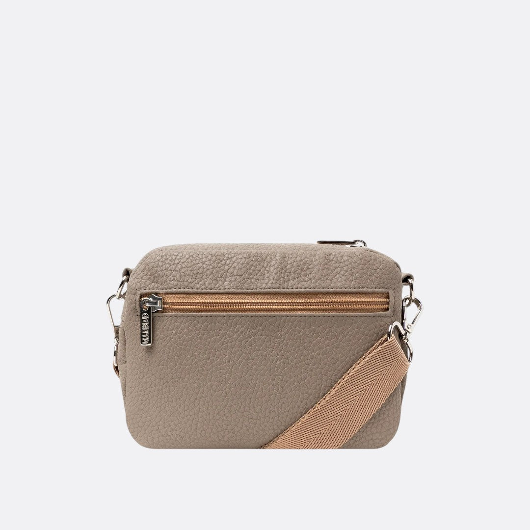 <PRODUCTTITLE> in Brown by Ementa SB.