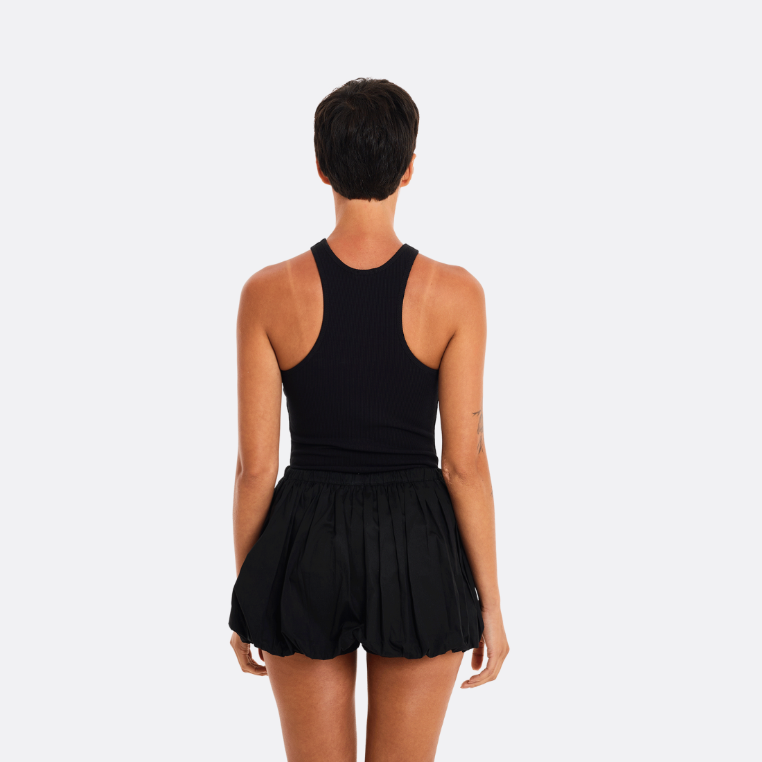 <PRODUCTTITLE> in Black by Loja 3.