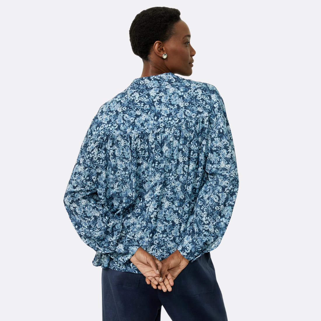 <PRODUCTTITLE> in Multi by Shoulder.
