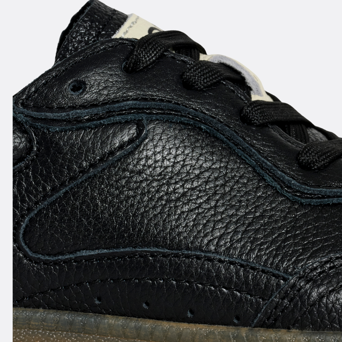 <PRODUCTTITLE> in Black by Hoff.