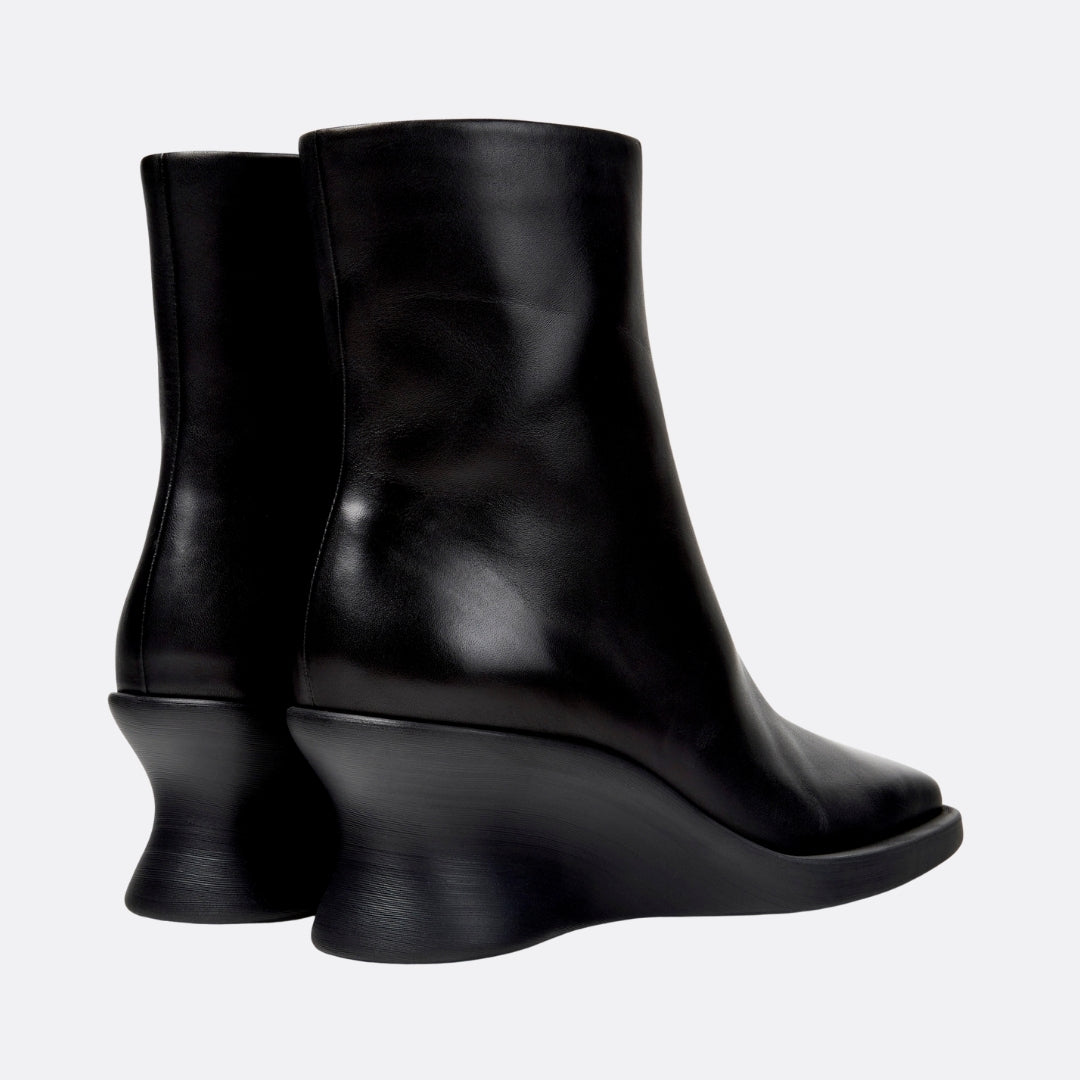 <PRODUCTTITLE> in Black by Camper.